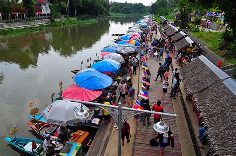 The Life Journey in Photography: Floating Market @ Hat Yai, Thailand