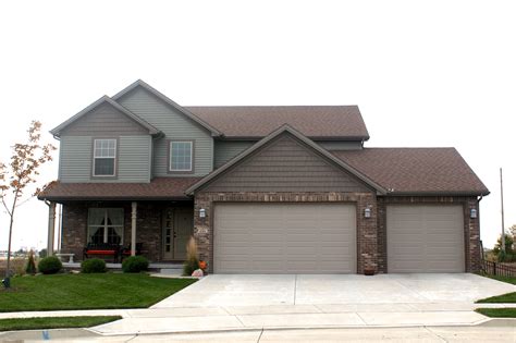 certainteed-heather-blend-brown-roof-brown-trim-northwoods-shake-in ...