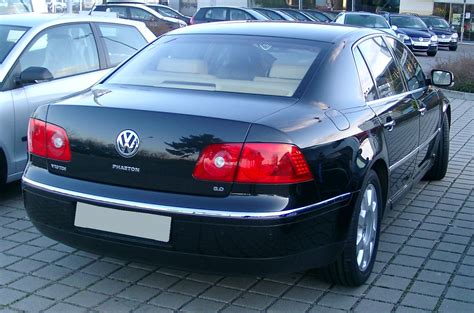 VOLKSWAGEN PHAETON - Review and photos