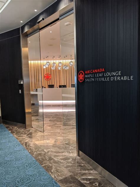 Review: Air Canada Maple Leaf Lounge, Vancouver International