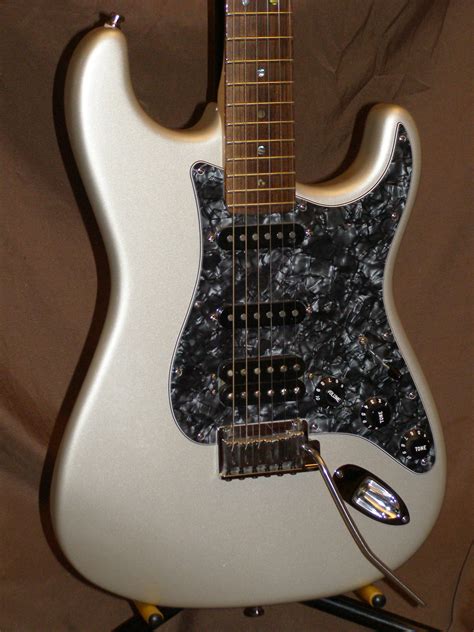 Fender American Deluxe Stratocaster HSS [2010-2014] image (#745372 ...