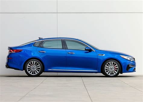 New Kia Optima 2023 2.4L GDI Photos, Prices And Specs in Qatar