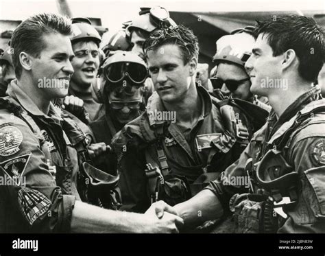 Val kilmer top gun tom cruise hi-res stock photography and images - Alamy