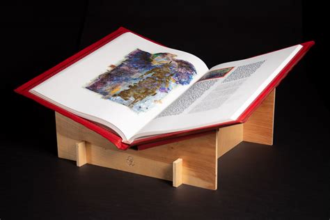 Displays – The Saint John's Bible