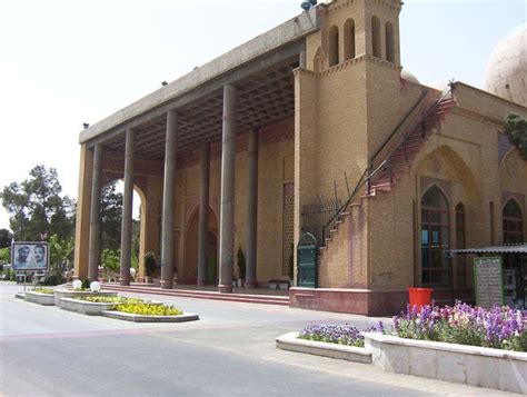 Tehrān, Behesht-e Zahra Cemetery