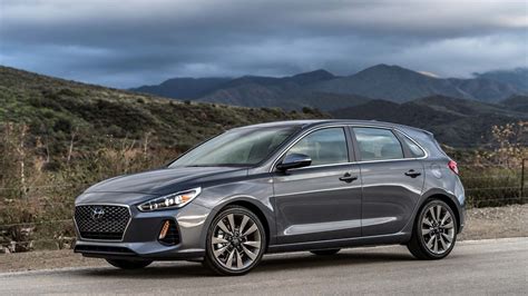 2018 Hyundai Elantra GT hatchback unveiled at Chicago auto show