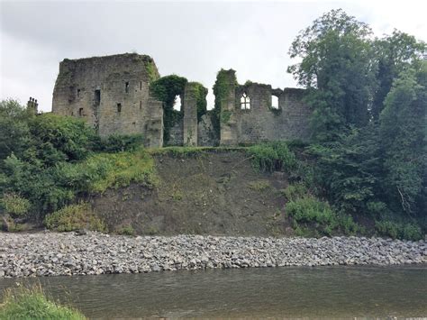 Cockermouth Castle and River Derwent © Richard Thomas cc-by-sa/2.0 :: Geograph Britain and Ireland