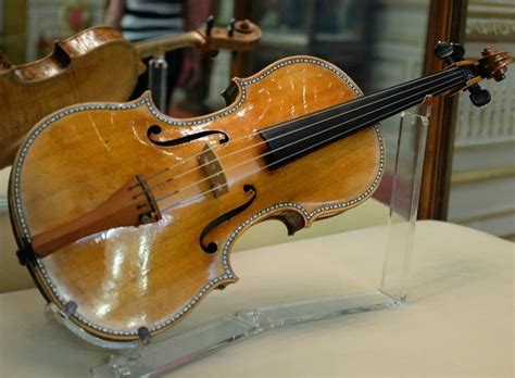 Violin History: From the Origin to the Modern Times