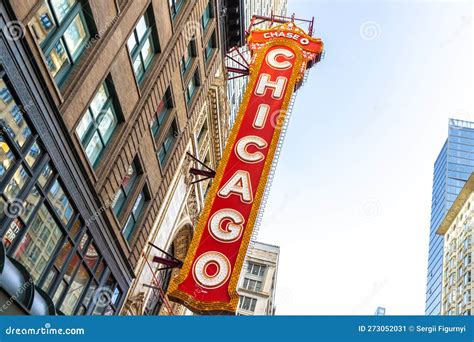 Chicago Theatre sign editorial photo. Image of retro - 273052031