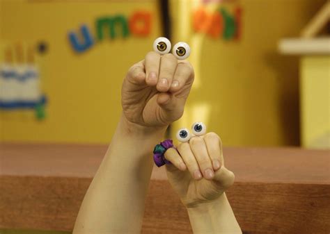 Image - Noggin Oobi and Uma Hand Puppets Characters Nick Jr. Nickelodeon.jpg | Oobi Wiki ...