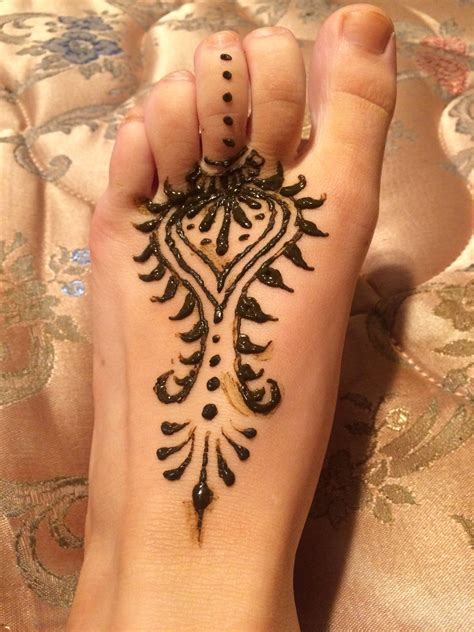 Traditional foot henna tattoo | Foot henna, Henna tattoo, Henna designs