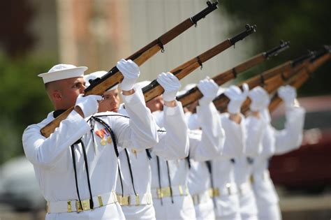 U.S. Navy Ceremonial Guard holds change of command ceremony | Features | dcmilitary.com