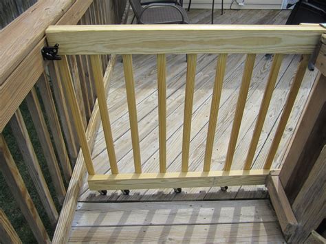 My 2 Jobs: DIY: A (Sliding) Gate for my Deck