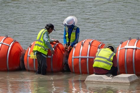 Texas Given Deadline to Remove Circular Saw Floating Barrier - Newsweek