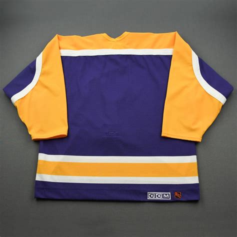 Lot Detail - Los Angeles Kings - Purple Vintage Jersey w/ 'V' Patch ...