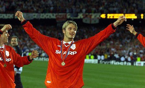 david beckham hairstyle: Golden David Beckham Celebrates 1999 Champions League Triumph