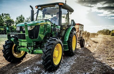 New John Deere 5 Series Utility Tractors offer outstanding versatility