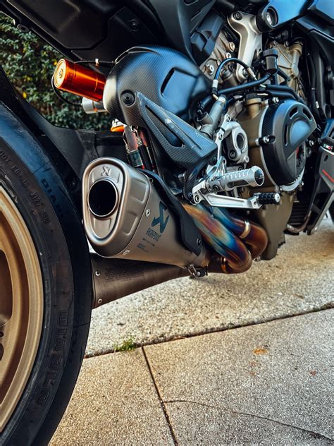 This Accessorized Ducati Streetfighter V4 S Will Make You Deaf, Broke and Very Happy - CNET