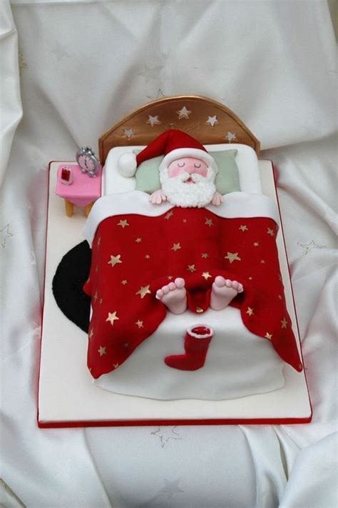 10 Amazing Santa Claus Cake Designs For Christmas