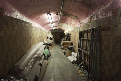 The secret rooms inside US landmarks revealed | Underground tunnels, Secret rooms, Famous buildings