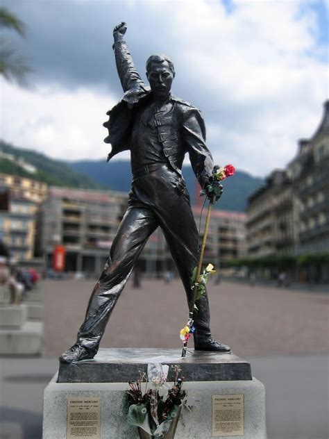 Freddie Mercury (1946-1991) - Montreux - Switzerland | Freddie mercury statue, Freddie mercury ...