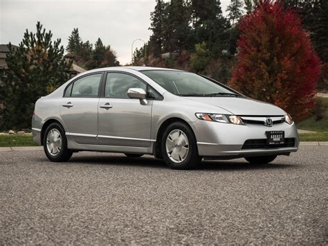 Pre-Owned 2006 Honda Civic Hybrid Base 4 Door Sedan in Kelowna #U-3787* | August Luxury Motorcars