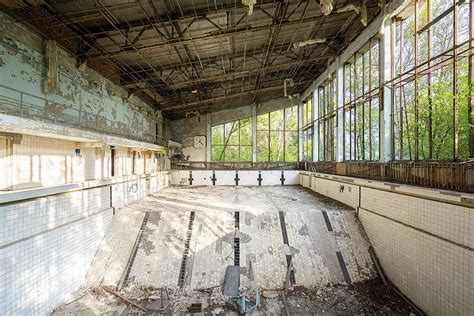 Chernobyl Swimming Pool Photograph by Roman Robroek - Pixels