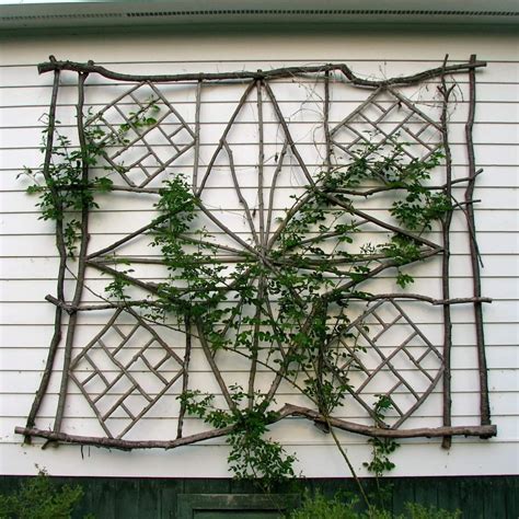 Pin by Judy Harris on Garden Arbors | Garden projects, Garden dividers, Diy garden projects