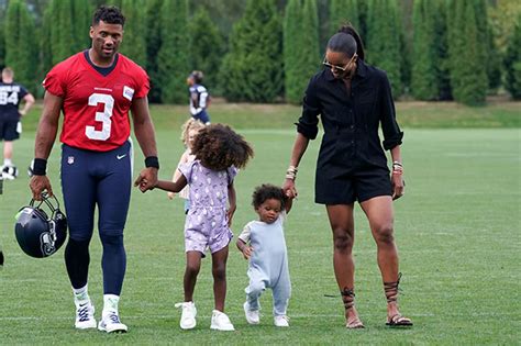 Ciara Kisses Russell Wilson While Visiting Training Camp With Kids ...