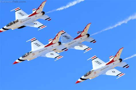 USAF Thunderbirds Flight Demonstration Team F-16 Viper | DefenceTalk Forum