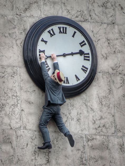 Intercontinental Hotel-Harold Lloyd 's replica clock | Harold lloyd, Lloyd, Lloyd’s