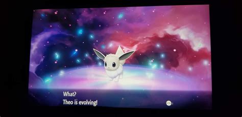 Shiny eevee | Pokémon Amino