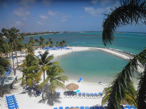 Hotel Review: Renaissance Aruba Resort & Casino - Points Miles & Martinis