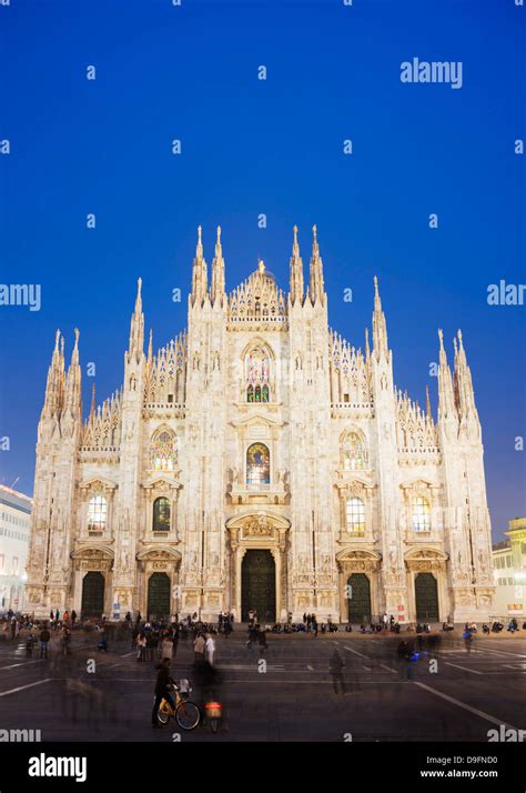 Duomo milan cathedral historical hi-res stock photography and images ...