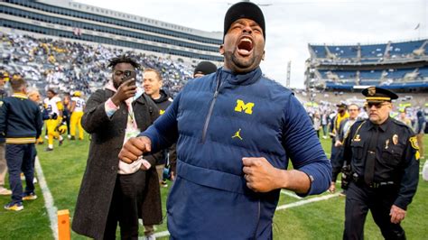 Sherrone Moore guides Michigan through emotional 24 hours - ESPN