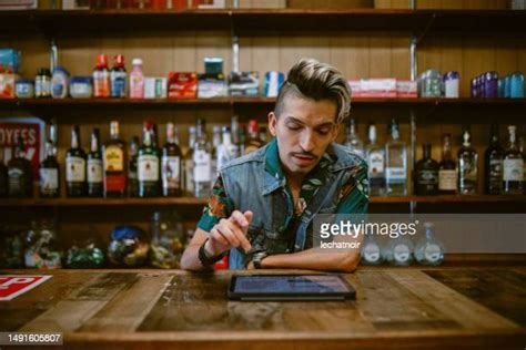 262 Cigarettes Convenience Store Stock Photos, High-Res Pictures, and Images - Getty Images