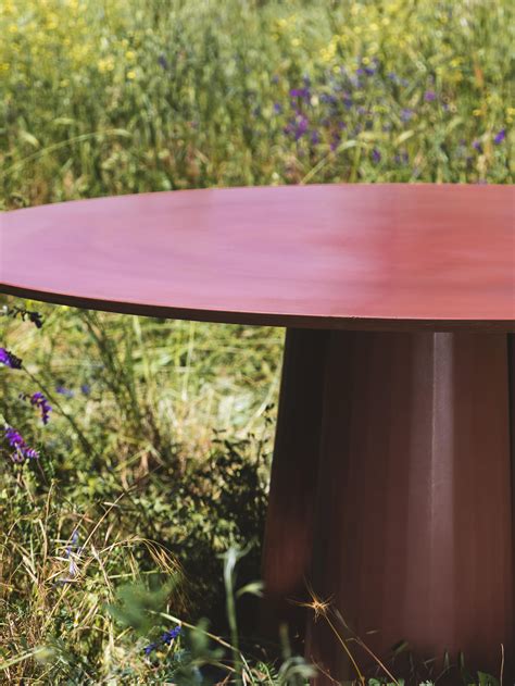 Fusto Round Dining Table | Architonic