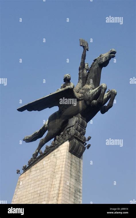 Chollima Statue, Pyongyang, North Korea Stock Photo - Alamy