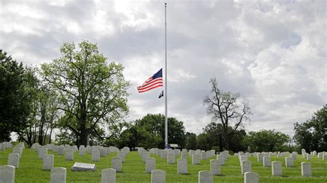 Memorial Day 2020: How to hang American flag to honor military | CNN