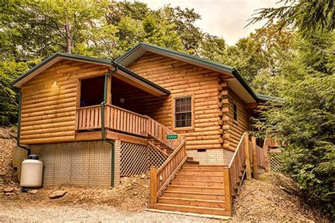 Above the Rest Cabin in Hocking Hills at Getaway Cabins® Red Rock Pet ...