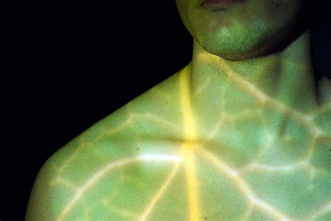 Wireless implant lights up inside the body to kill cancer | New Scientist