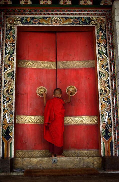 Trongsa Dzong, Bhutan photo on Sunsurfer