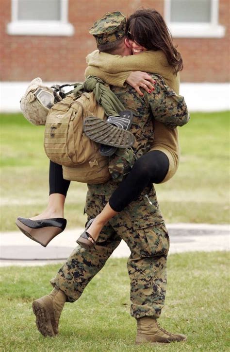 15 Photos of Military Homecomings That Will Make Your Heart Explode | Military homecoming ...