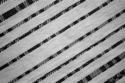 Black on White Diagonal Stripes Fabric Texture – Photos Public Domain