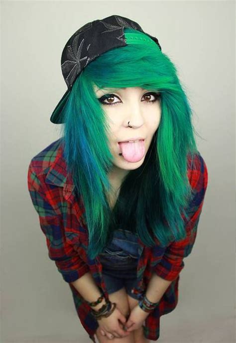 22 Style Tips on How to be a Scene Girl | Emo scene hair, Scene girl fashion, Emo hair