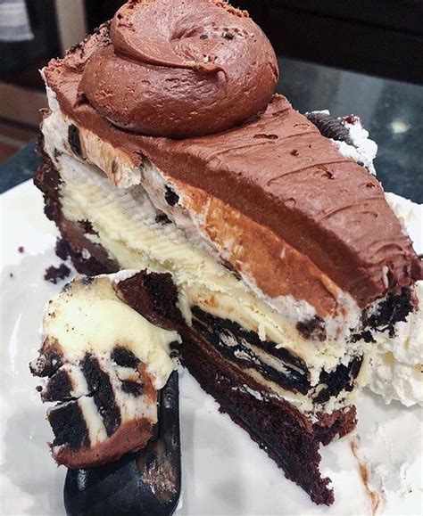 Chocolate fudge Oreo cheesecake : r/DessertPorn