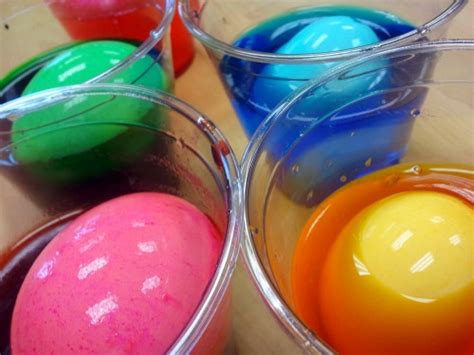 How to dye eggs with food coloring | Skip To My Lou