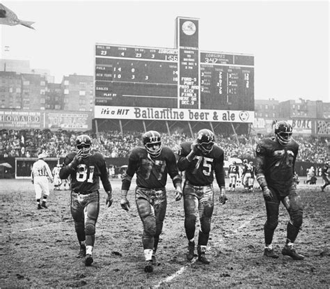 Andy Robustelli, Giants’ Hall of Fame Defensive End, Dies at 85 ...