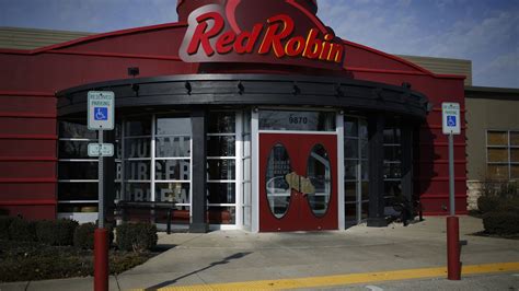 Red Robin Gourmet Burgers cut 55 menu items due to coronavirus and ...