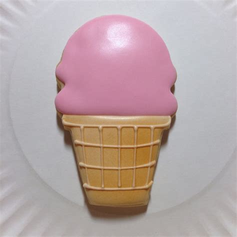 Easy Ice Cream Cone Cookies